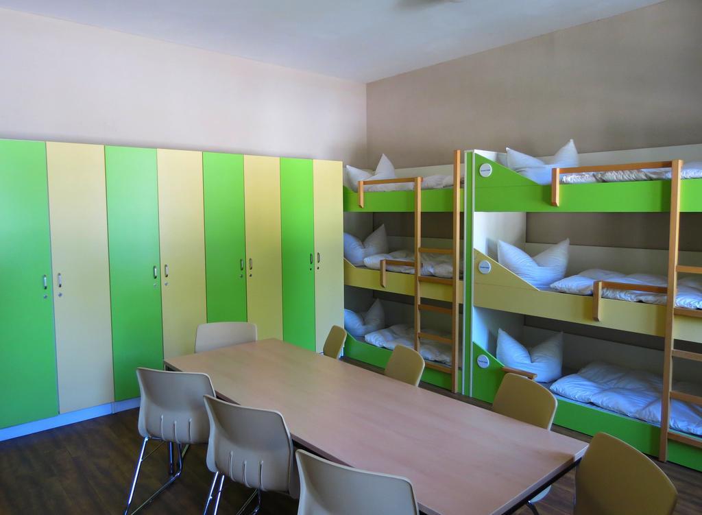 شترالسوند Younior-Hotel الغرفة الصورة
